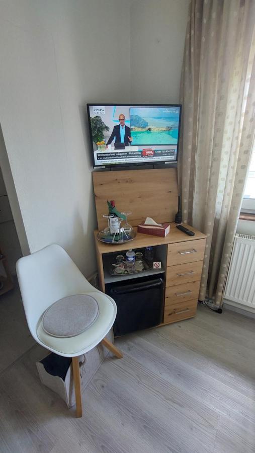 Pension Ringo, Airport Pit Stop, Bahnhof Und Flughafen In Der Naehe バーデン＝バーデン エクステリア 写真